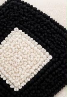 Coussin Brodé Graphique