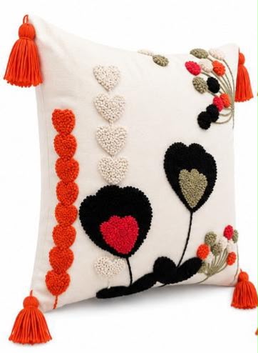 Coussin Brodé Cœur