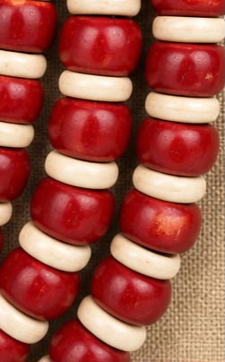 Tableau Collier Tribal Rouge